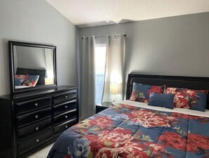 4 bedrooms, iron/ironing board, free WiFi, bed sheets
