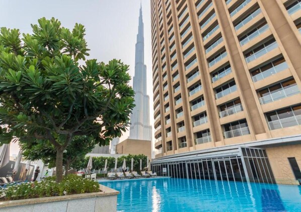 Pool - Deluxe Address Dubai Mall The Residence (Dubai)