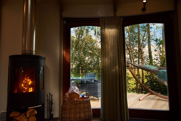 Cottage | Interior - Buzzard Treehouse (Dartmouth)