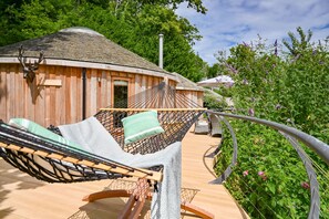 Cottage | Property grounds - Buzzard Treehouse (Dartmouth)