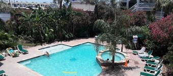 Beach Front- Cozy for Family In Casa Del Mar