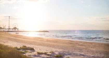 Beach Front- Cozy for Family In Casa Del Mar