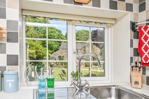 Fridge, microwave, oven, coffee/tea maker