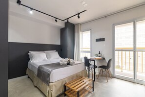 Apartment | 1 bedroom, in-room safe, blackout curtains, iron/ironing board - Estúdio Moderno com AC e Rooftop (São Paulo)