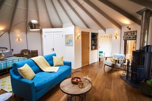 Cottage | Living area | LCD TV, fireplace - Owl Treehouse (Dartmouth)