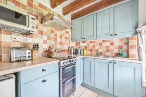 Fridge, oven, coffee/tea maker