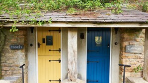 Exterior - Dairymaid's Cottage (Looe)