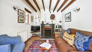 Living area - Dairymaid's Cottage (Looe)