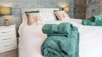 3 habitaciones, decoración personalizada y muebles diferentes