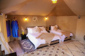 2 bedrooms, desk, soundproofing, free WiFi