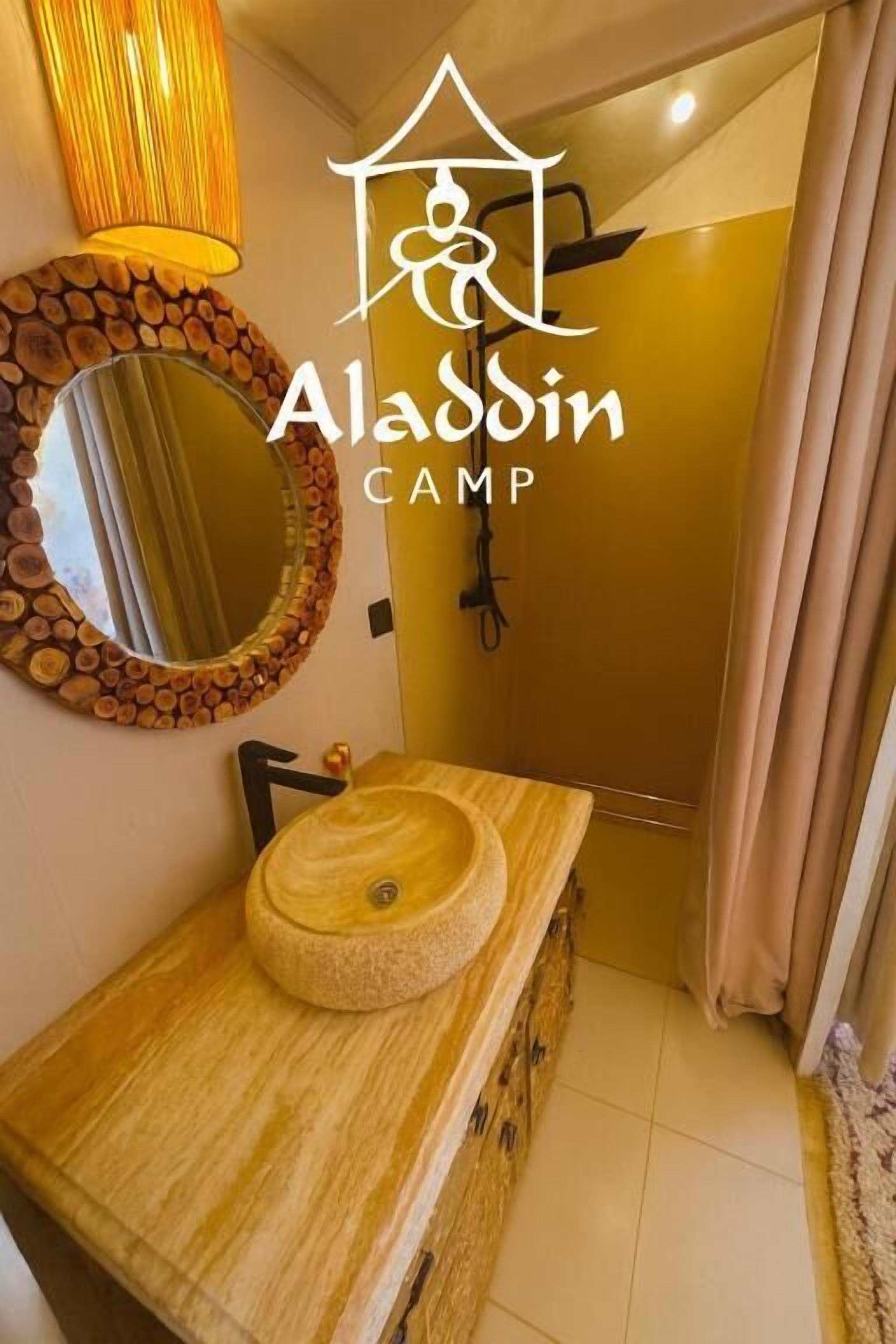 Handtücher, Seife, Shampoo, Toilettenpapier