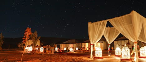 Tienda Deluxe, 1 cama doble, vistas al desierto | Terraza o patio