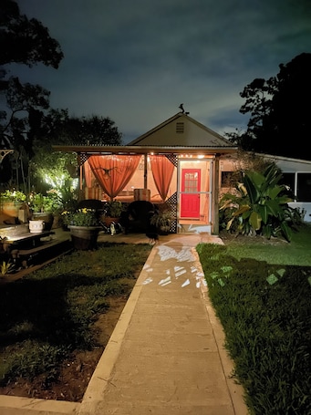 外観. The Hidden Gem in historic Lake Helen. Next to Cassadaga & downtown Deland.