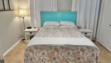 1 chambre, fer et planche à repasser, lit parapluie, Wi-Fi