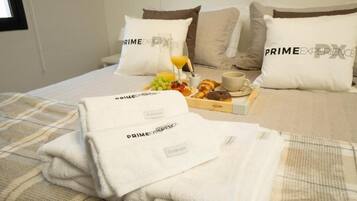 City Apartment | 1 bedroom, Egyptian cotton sheets, premium bedding, free WiFi