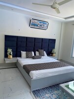 Deluxe Double Room | Soundproofing, free WiFi