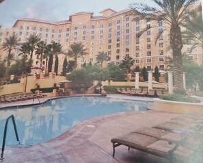 Pool - Formula 1 fans: Las Vegas Nov. 16-20. 2-bedroom at Wyndham Grand Desert Sleeps 8 (Las Vegas)