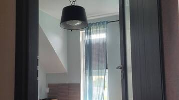 1 多间卧室、床单