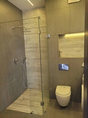 Hair dryer, towels, soap, shampoo