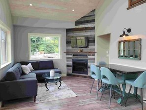 Smart TV, fireplace, DVD player