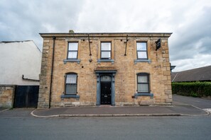 Exterior - Innovation House (Burnley)