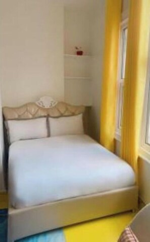 1 slaapkamer, een strijkplank/strijkijzer, gratis wifi, beddengoed