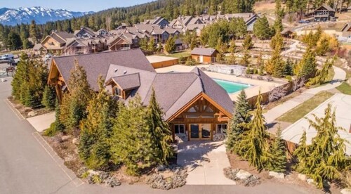 Roslyn Ridge Get-A-Way w/ hot tub