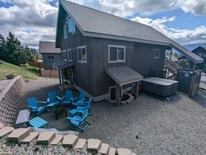 Exterior - Roslyn Ridge Get-A-Way w/ hot tub (Ronald)