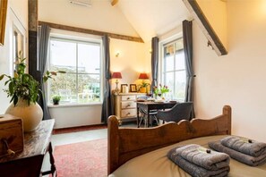 1 Schlafzimmer, Reisekinderbett, kostenloses WLAN, Bettwäsche