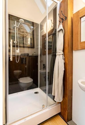 Shower, free toiletries, hair dryer, bathrobes - The Stables (Kampen)