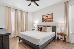 4 chambres, fer et planche à repasser, lit parapluie, Wi-Fi gratuit
