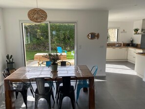 تناول الطعام