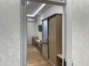 Standard szoba kétszemélyes vagy két külön ággyal | 1 hálószoba, hipoallergén ágynemű és Tempur-Pedic-matrac