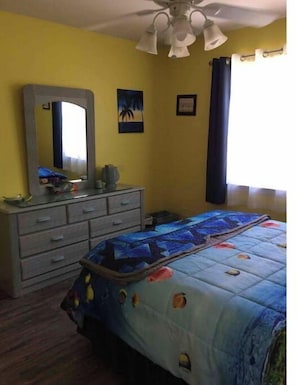 2 dormitorios, tabla de planchar con plancha, wifi gratis y ropa de cama