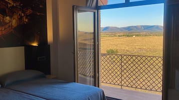 Comfort Double Room Single Use | Minibar, in-room safe, individually decorated, individually furnished