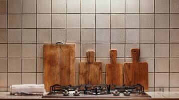 Kühlschrank, Kochgeschirr/Geschirr/Besteck