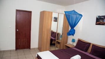 Doppia Basic | Una scrivania, postazione laptop, Wi-Fi gratuito