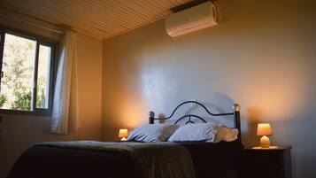 2 slaapkamers, een strijkplank/strijkijzer, gratis wifi, beddengoed