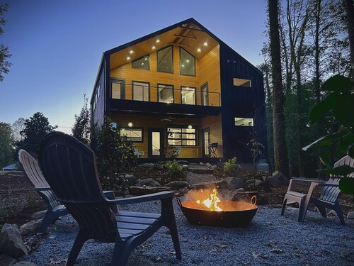 Luxury home in Greensboro with an idustrial vibe. 10 min from everything.