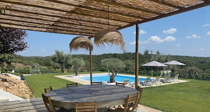 Villa D´oliva - Charmosa Villa de Campo