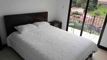 3 Schlafzimmer, Bügeleisen/Bügelbrett, kostenloses WLAN, Bettwäsche