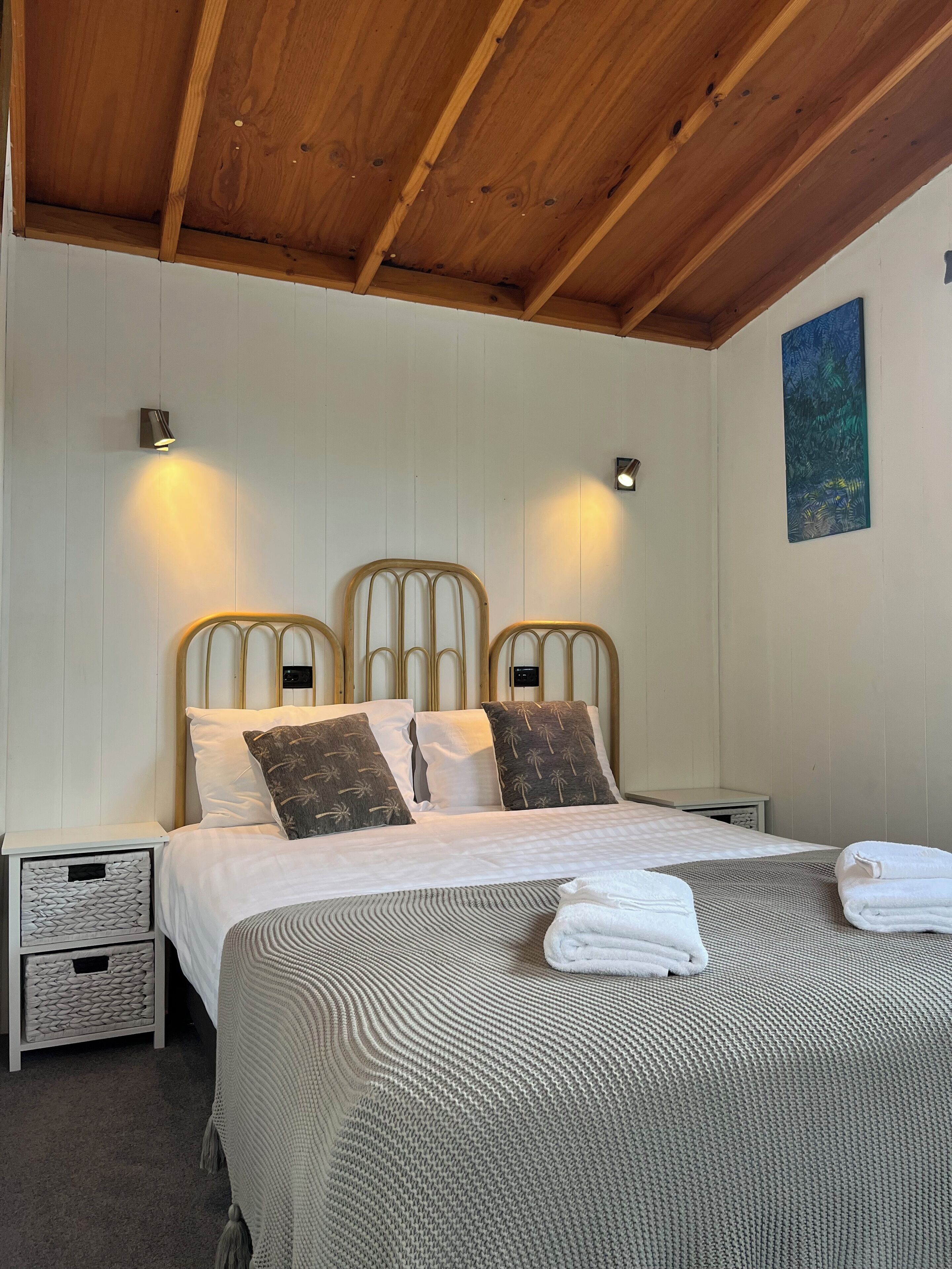 1 chambre, fer et planche à repasser, draps fournis