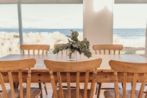 Dining - Saltair Freycinet - The beach is on your doorstep! (Glamorgan-Spring Bay)