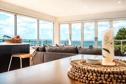 Sea Eagle Escape - Luxury Accommodation