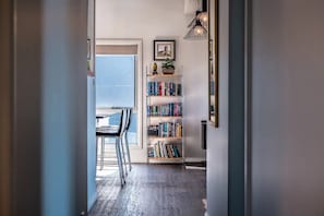 Interior - Ocean Sunrise - Beautiful views! (Glamorgan-Spring Bay)