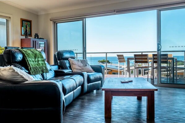 TV - Ocean Sunrise - Beautiful views! (Glamorgan-Spring Bay)
