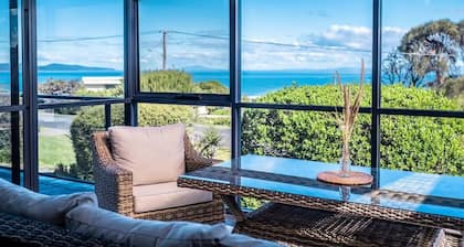 Blue Waves - Freycinet