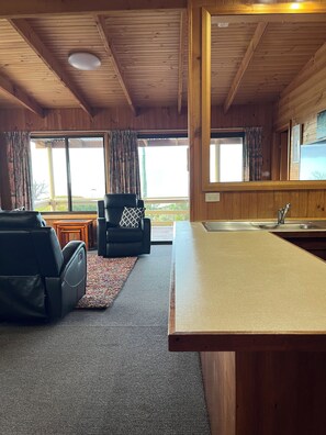 Interior - Diamond Roost - Views of Diamond Island (Glamorgan-Spring Bay)