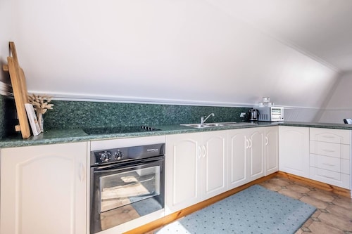 Ocean Pines - Walk to Bicheno blowhole!