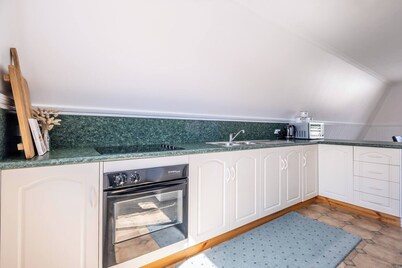 Ocean Pines - Walk to Bicheno blowhole!